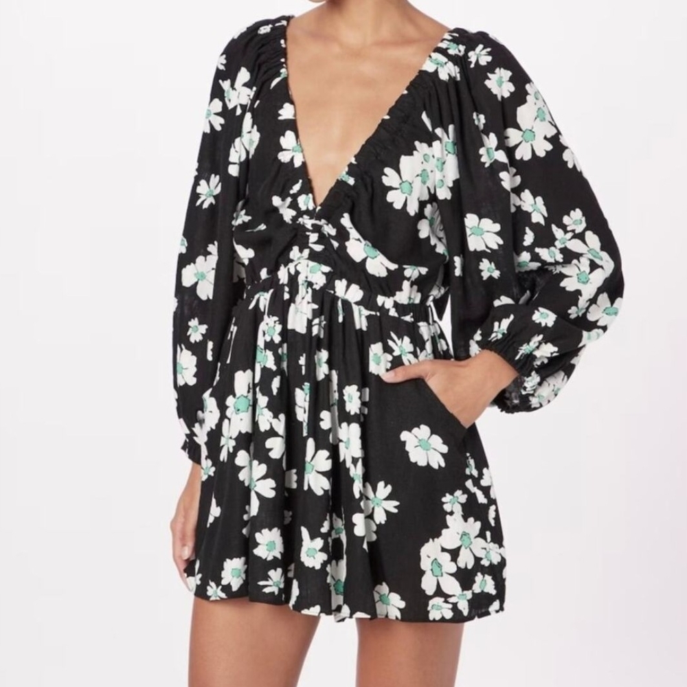 Topshop Daisy Floral Plunging V Neck Open Back  Black Romper 4-6 Small